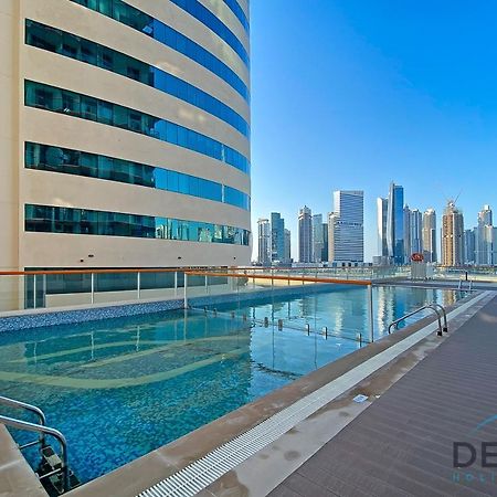 Intimate Studio At Millennium Binghatti Residence Business Bay By Deluxe Holiday Homes Dubai Exterior photo